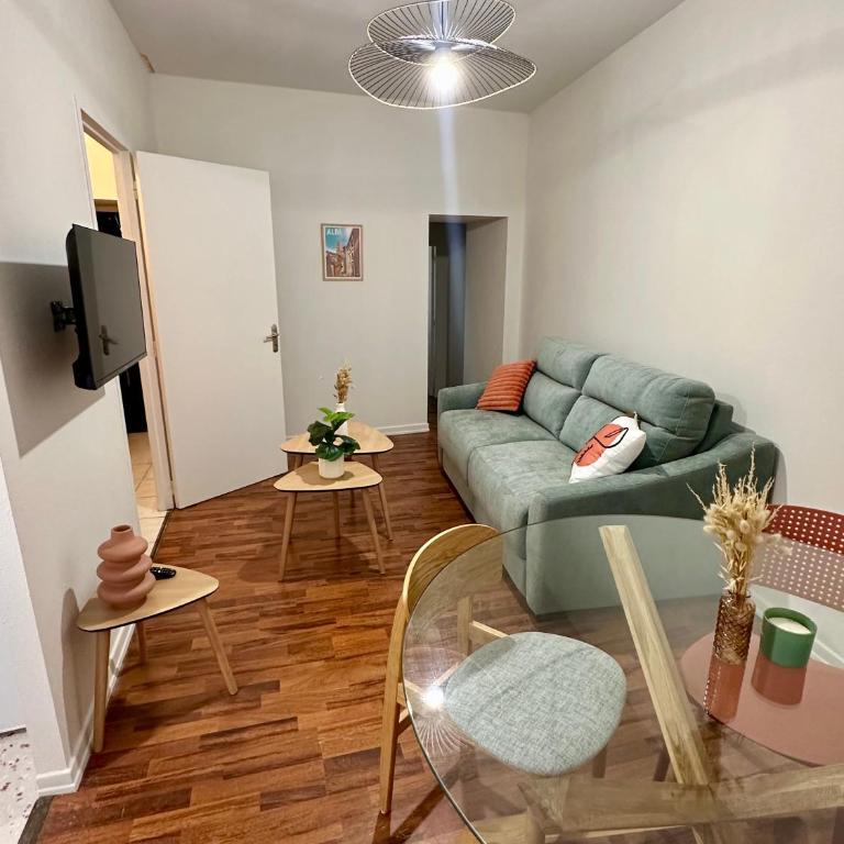 Une terrasse à 200m de la cathédrale - 4 personnes - logement entièrement rénové - Apartment mit 1 Schlafzimmer - 1