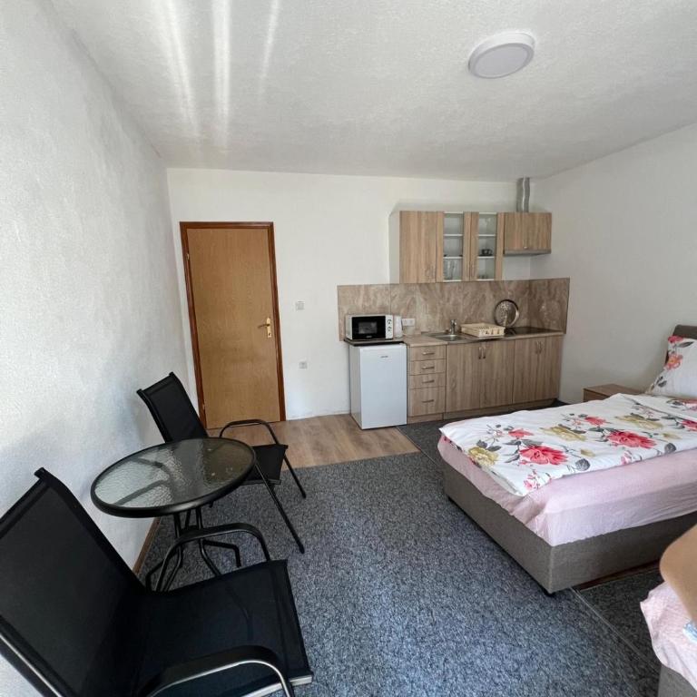 Weekend house & apartments Dubrave - Kuća sa 1 Spavaćom Sobom - 6