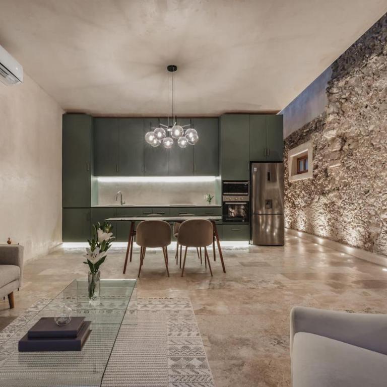 Casa Chomak - Colonial Luxury with a Private Outdoor Pool and Parking in Central Merida - Vacation Home - 10