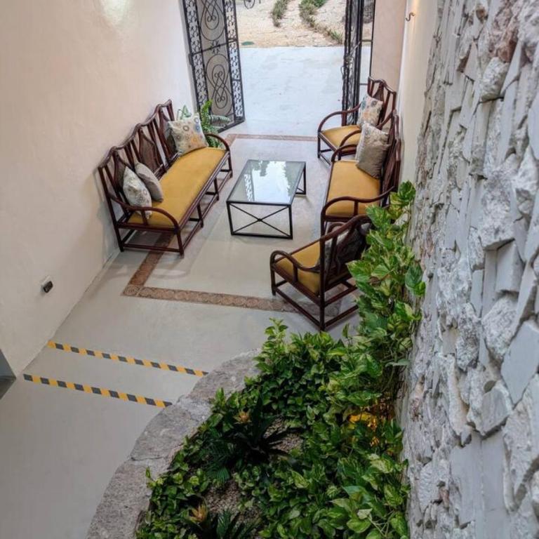 Casa Kiiwik - Luxury Property with a Private Outdoor Pool and Parking in Central Merida - Vacation Home - 5