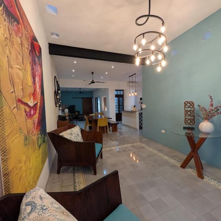 Casa Kiiwik - Luxury Property with a Private Outdoor Pool and Parking in Central Merida - Vacation Home - 12
