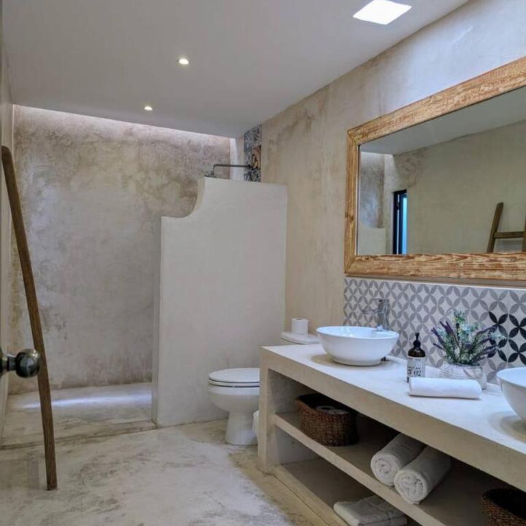 Casa Kiiwik - Luxury Property with a Private Outdoor Pool and Parking in Central Merida - Vacation Home - 30