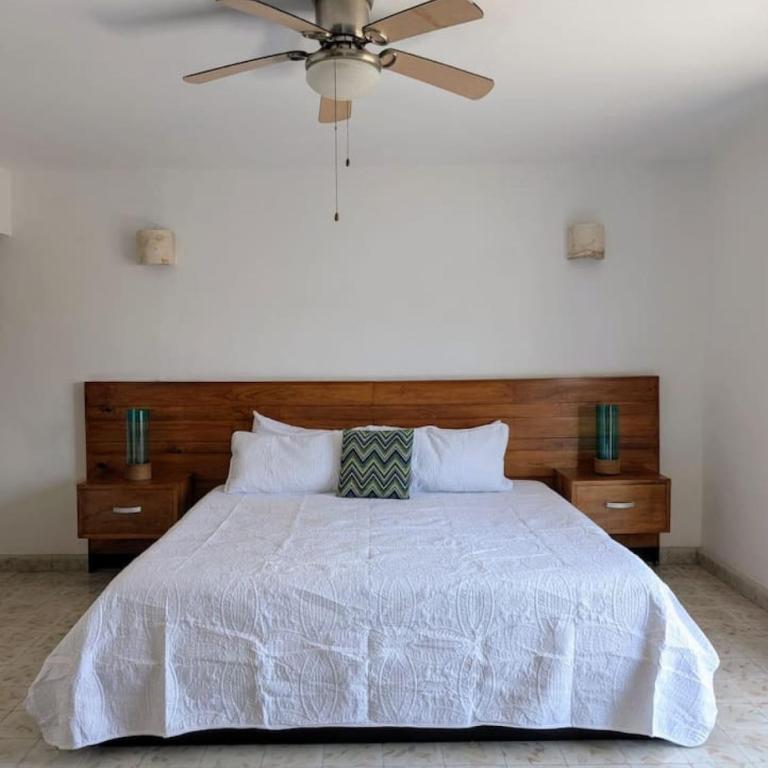 Casa Kiiwik - Luxury Property with a Private Outdoor Pool and Parking in Central Merida - Vacation Home - 49