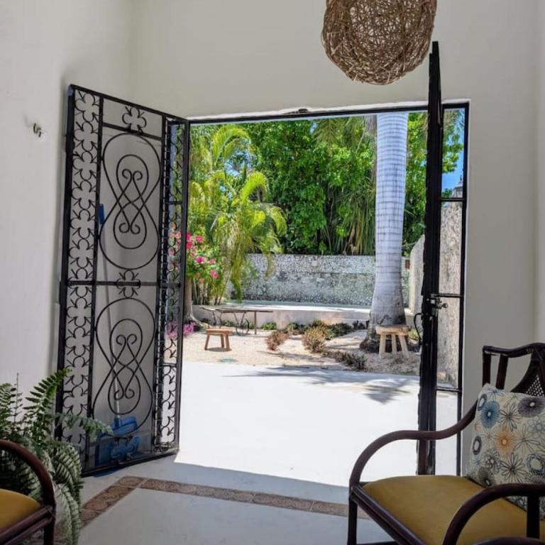 Casa Kiiwik - Luxury Property with a Private Outdoor Pool and Parking in Central Merida - Vacation Home - 52
