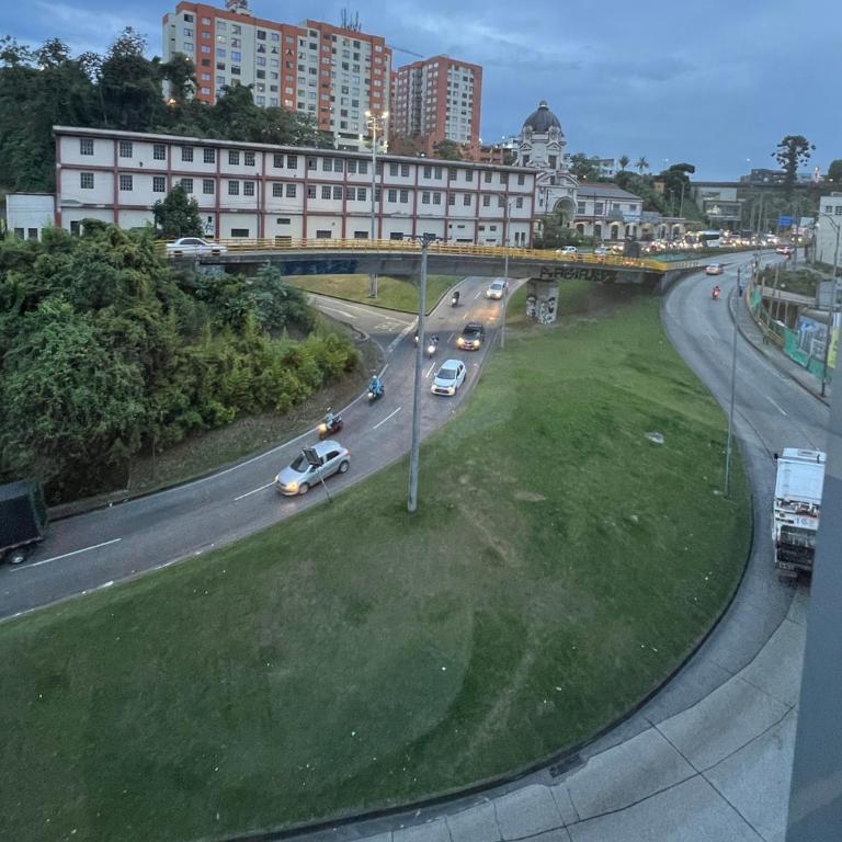 Urban Apartamentos Modernos Full Equipados de 2 y 3 habitaciones Sector CC Fundadores U Autónoma Manizales - Apartamento de 2 dormitorios con vistas - 4