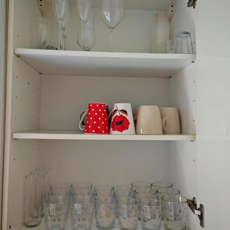 Stylish 2-Bed Duplex Townhouse, Full Kitchen, Access to Three Pools, Minutes from Puerto Banus, by "La Buena Vida Holiday Homes" - Apartamento de 2 dormitorios - 66