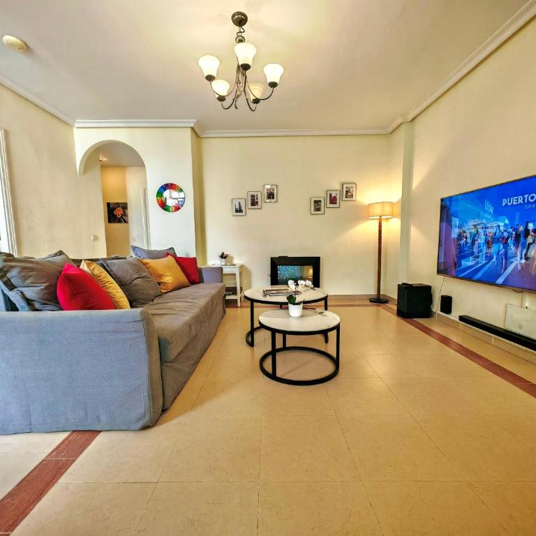 Stylish 2-Bed Duplex Townhouse, Full Kitchen, Access to Three Pools, Minutes from Puerto Banus, by "La Buena Vida Holiday Homes" - Apartamento de 2 dormitorios - 13
