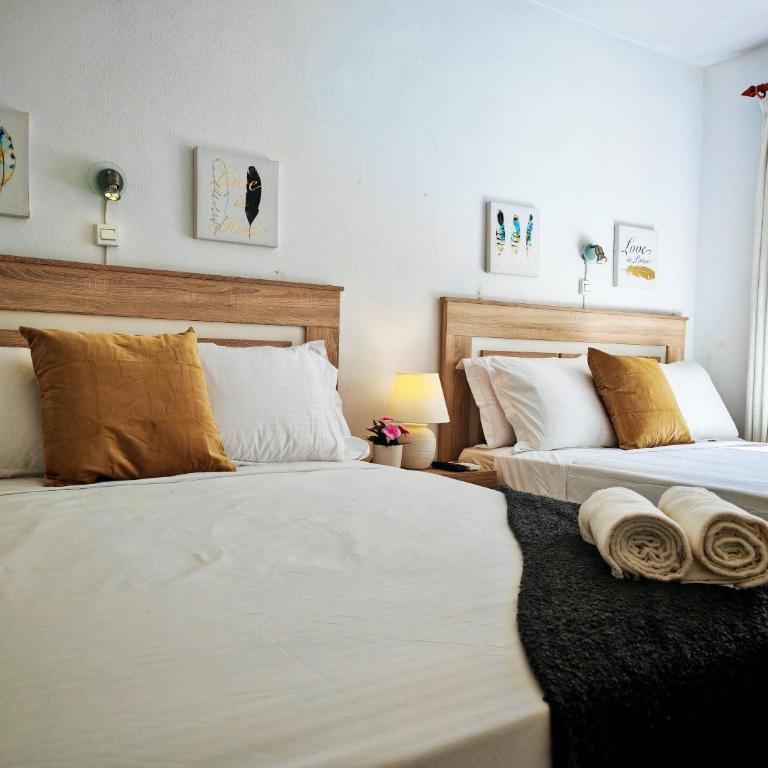 Stylish 2-Bed Duplex Townhouse, Full Kitchen, Access to Three Pools, Minutes from Puerto Banus, by "La Buena Vida Holiday Homes" - Apartamento de 2 dormitorios - 8