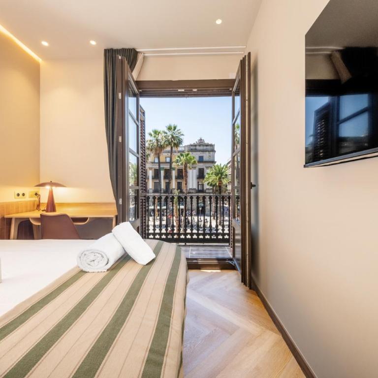 Hostal Ambos Mundos - Deluxe Double Room with Balcony - 22