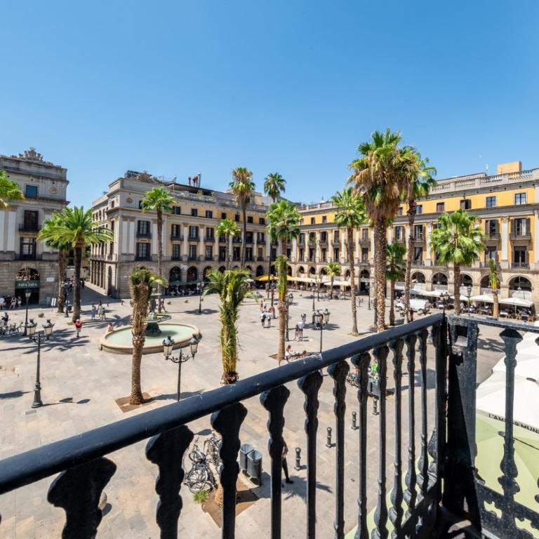 Hostal Ambos Mundos - Deluxe Double Room with Balcony - 18