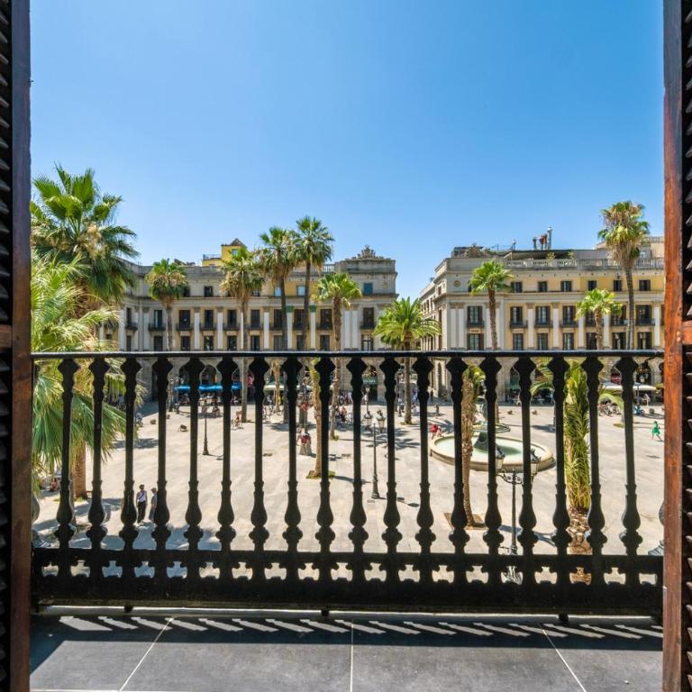 Hostal Ambos Mundos - Deluxe Double Room with Balcony - 19