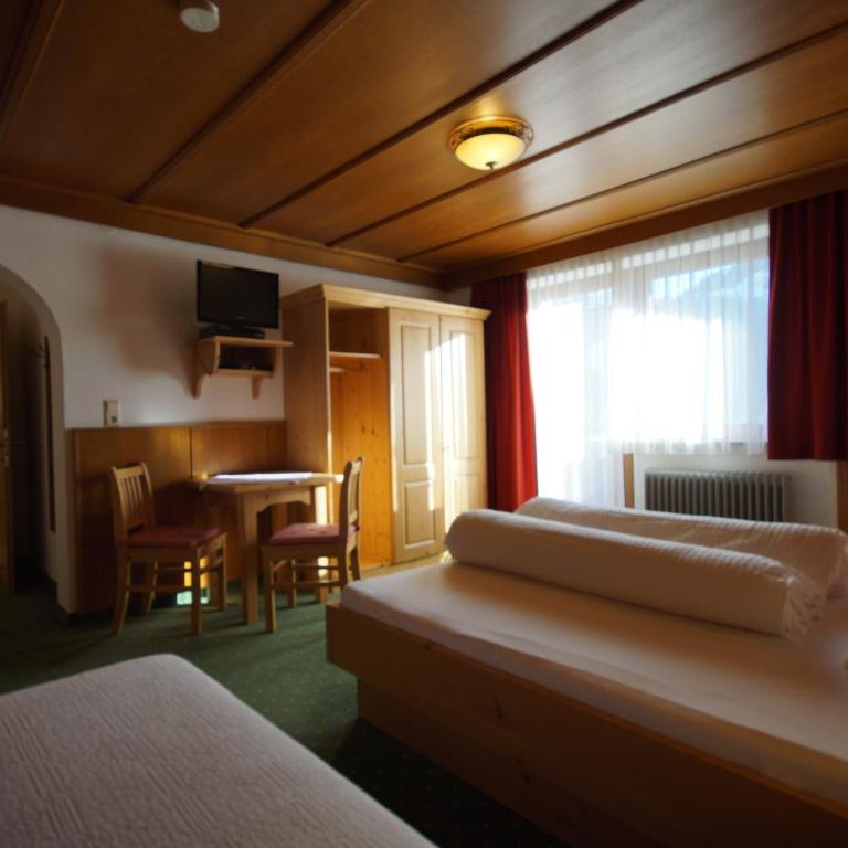 Appartement Gästehaus Aloisia - Apartment mit 3 Schlafzimmern und Balkon - 24