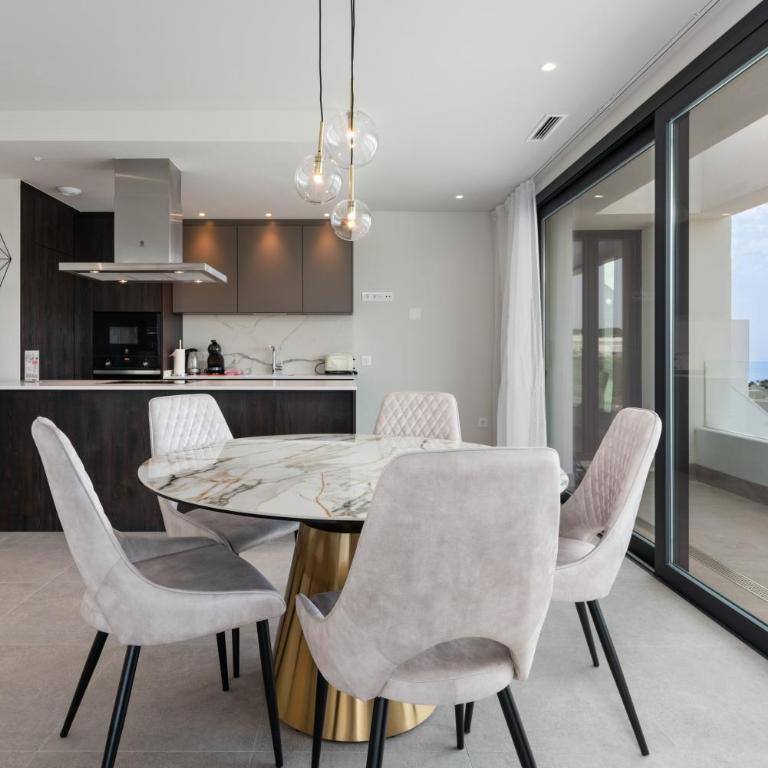 Azahar de Estepona - Apartamento de 3 dormitorios con vistas al mar - 4