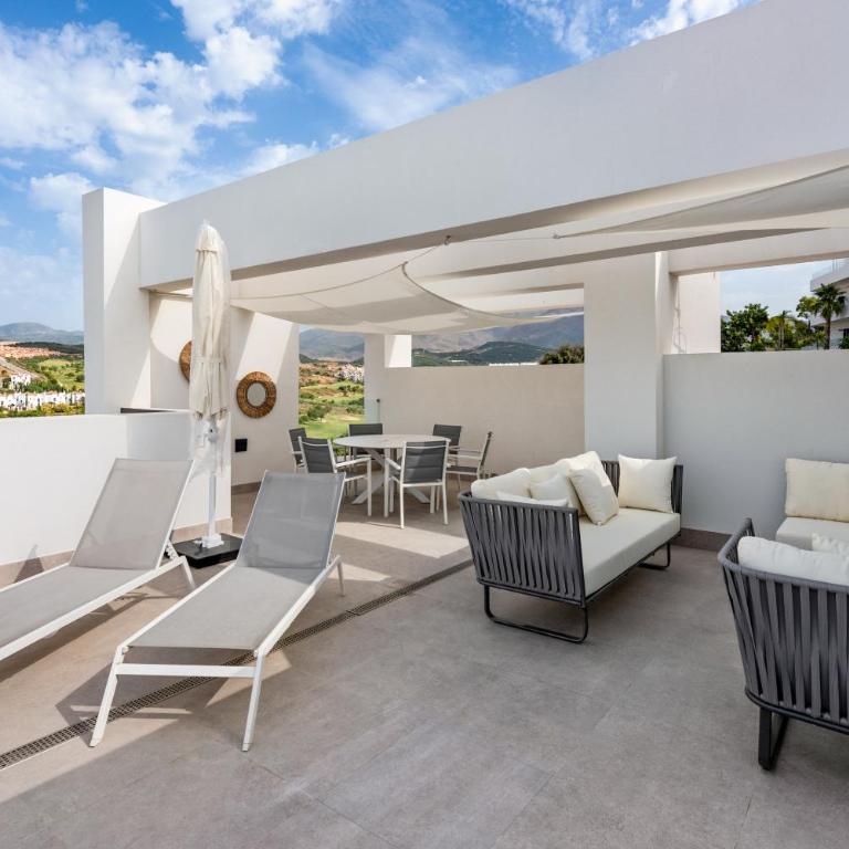 Azahar de Estepona - Apartamento de 3 dormitorios con vistas al mar - 1