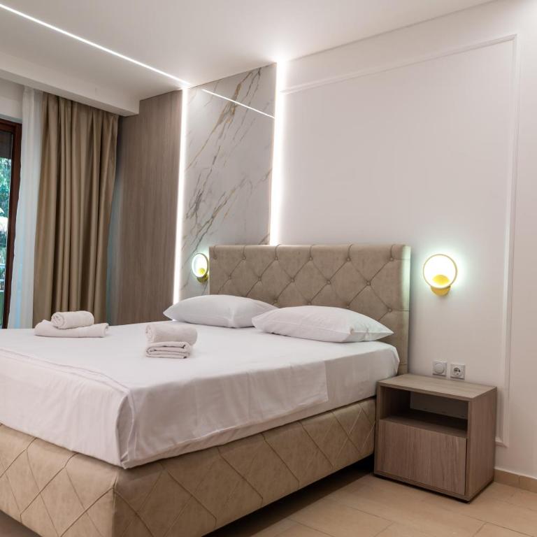 Grand Apartments - Deluks Dvokrevetna Soba sa Bračnim Krevetom i Balkonom - 3