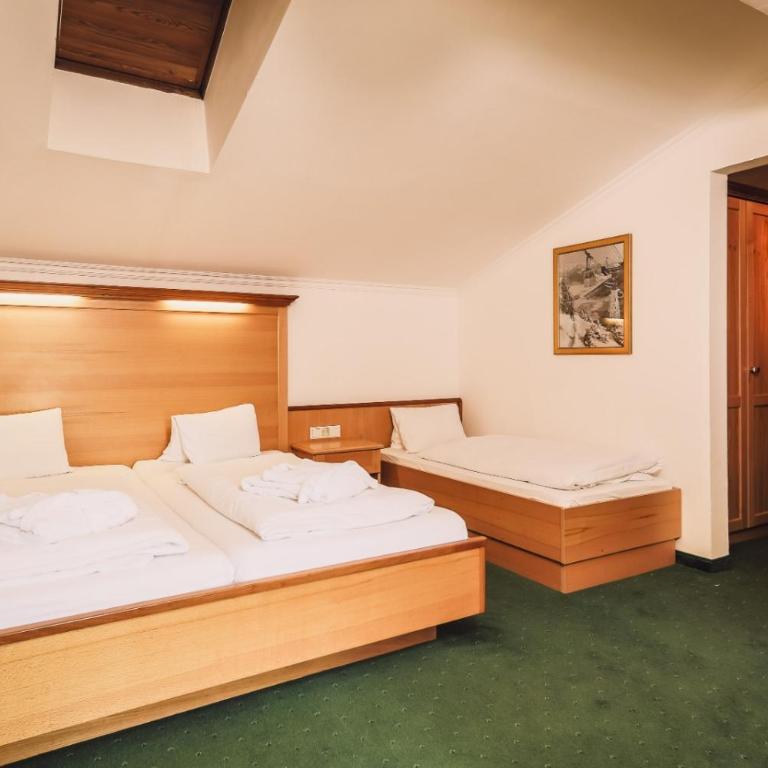 Hotel Martini Kaprun including free parking and Zell am See-Kaprun summer card - Familienzimmer mit Balkon - 6