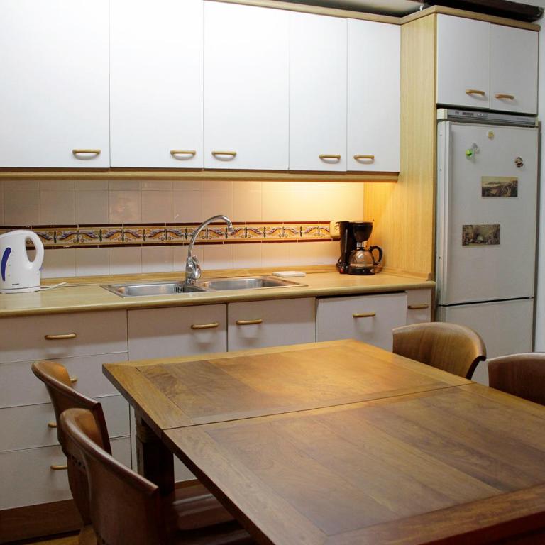 Quiet apartment! Sagrada Familia! - One-Bedroom Apartment - 13