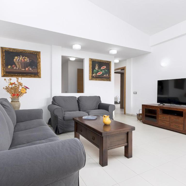 Home2Book Chill BBQ Hideaway in Corralejo - Three-Bedroom Chalet - 3