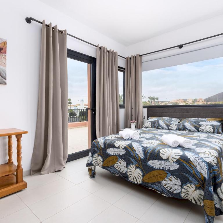 Home2Book Chill BBQ Hideaway in Corralejo - Three-Bedroom Chalet - 1