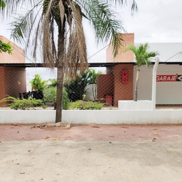 Casa Elegante, Cómoda y Relájate - Three-Bedroom Apartment - 24