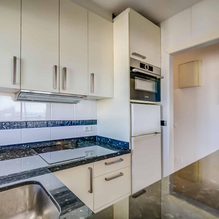 135 - Beachfront Apartment with Pool, Fuengirola! - Apartamento de 1 dormitorio - 16