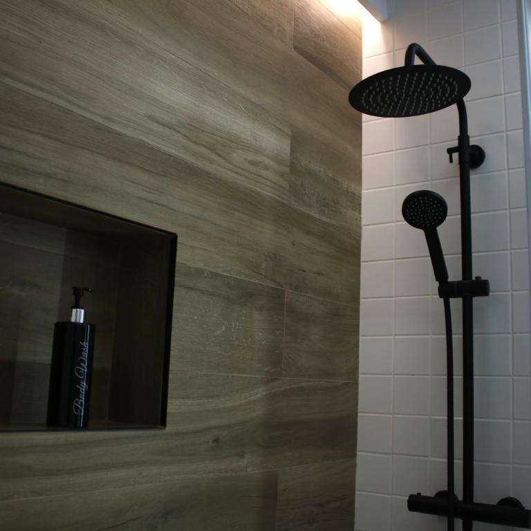 Suites Oeste - Suite Deluxe con cama extragrande - 5