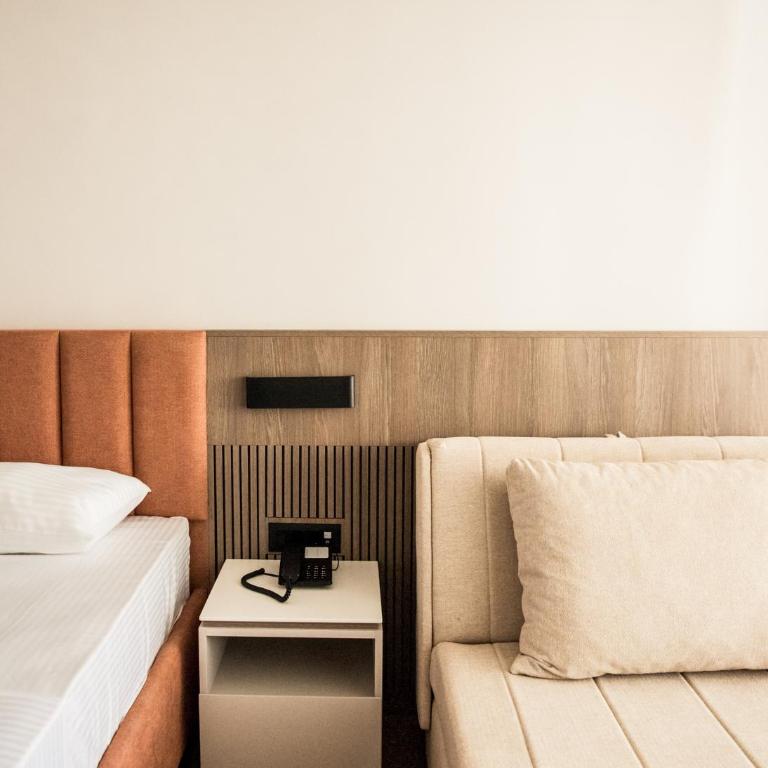 Cervino - Double Room with Balcony - 5