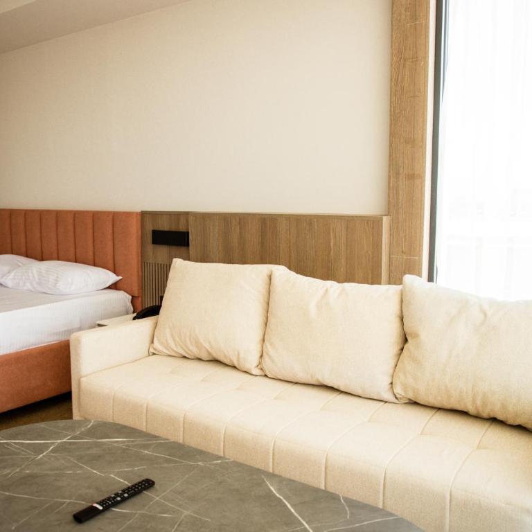 Cervino - Deluxe Double Room with Balcony - 9
