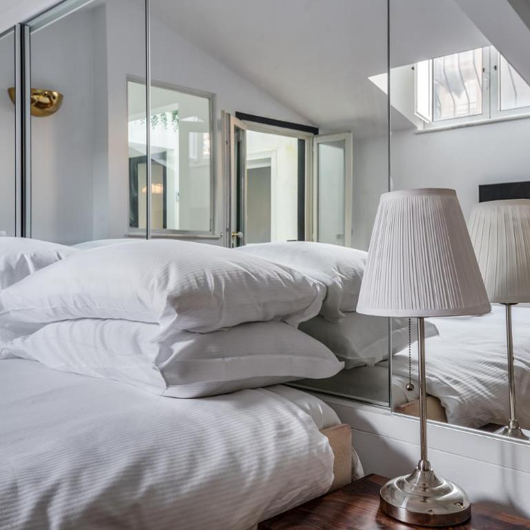 Duomo3'-Skylight-IdroPool-Private-Cinema-FreePark - Appartamento con 3 Camere da Letto - 9