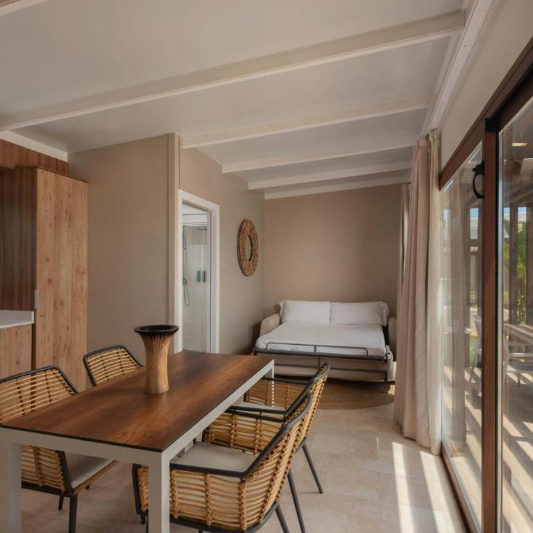 Four Points by Sheraton Costa Blanca Villas - Villa Doble Premium con sofá cama, balcón y vistas al resort - 2 camas - 8