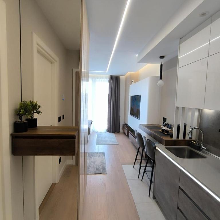 Gallery-mall Studio Belgrade Waterfont - Studio with Balcony - 29