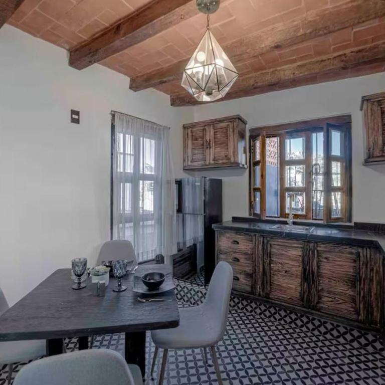 Casa Paulina - Two-Bedroom Deluxe Apartment - 4