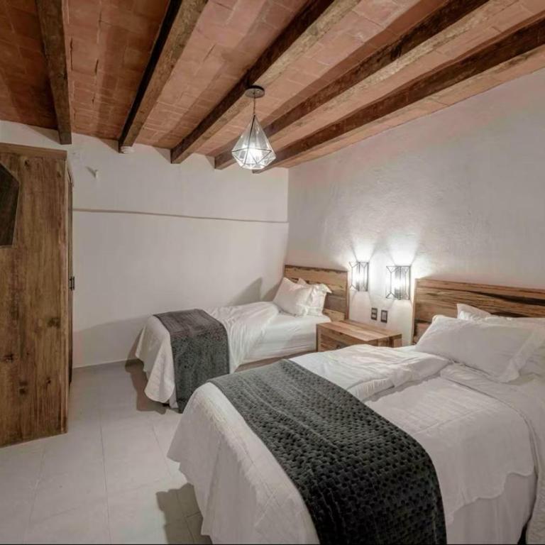 Casa Paulina - Two-Bedroom Deluxe Apartment - 2
