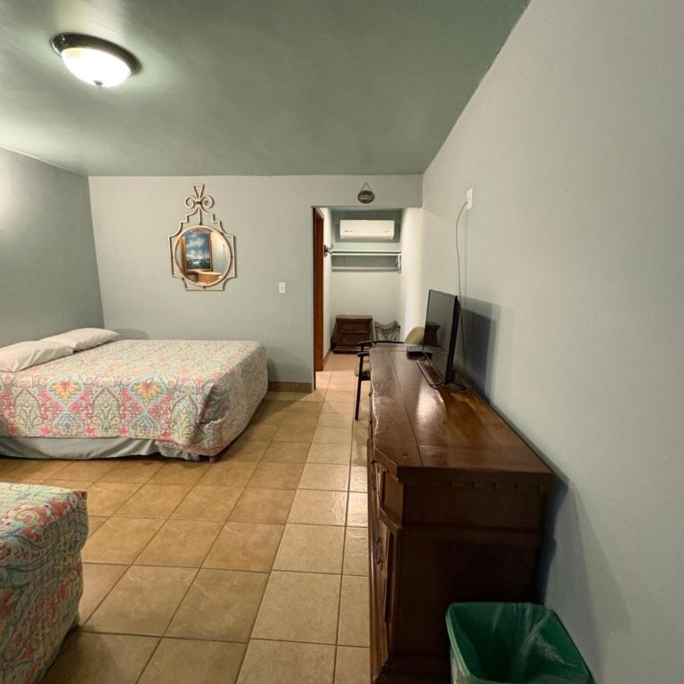 Hospedaje Mulege - Queen Room - Disability Access - 4