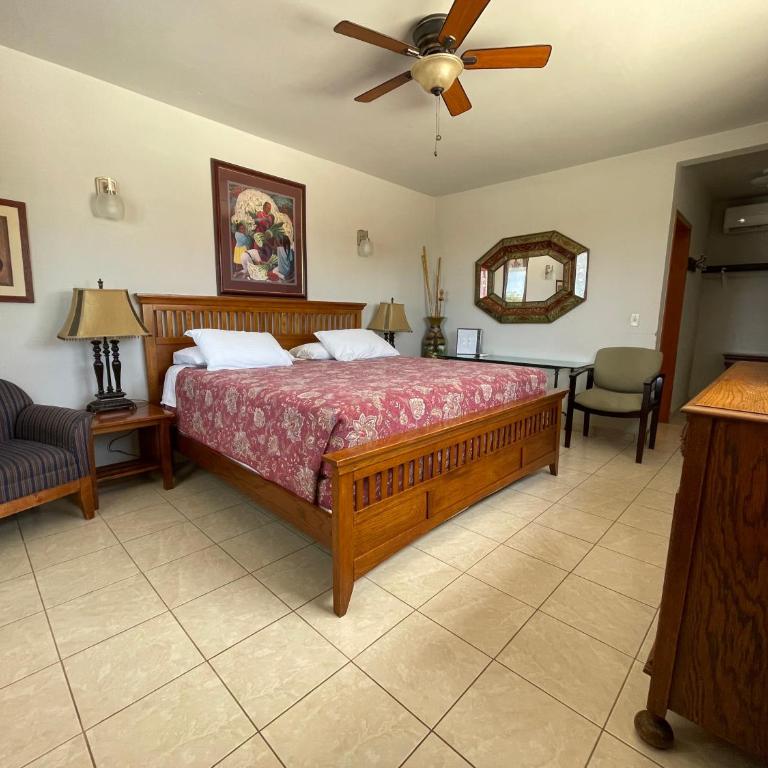 Hospedaje Mulege - King Room with Sea View - 1