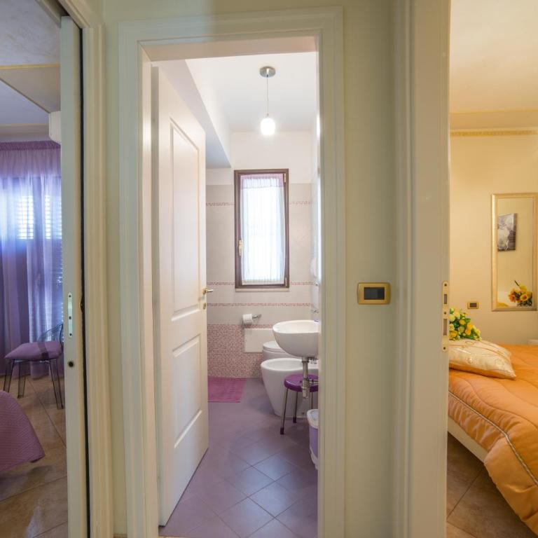 Airport House B&B - Camera Familiare Deluxe - 5