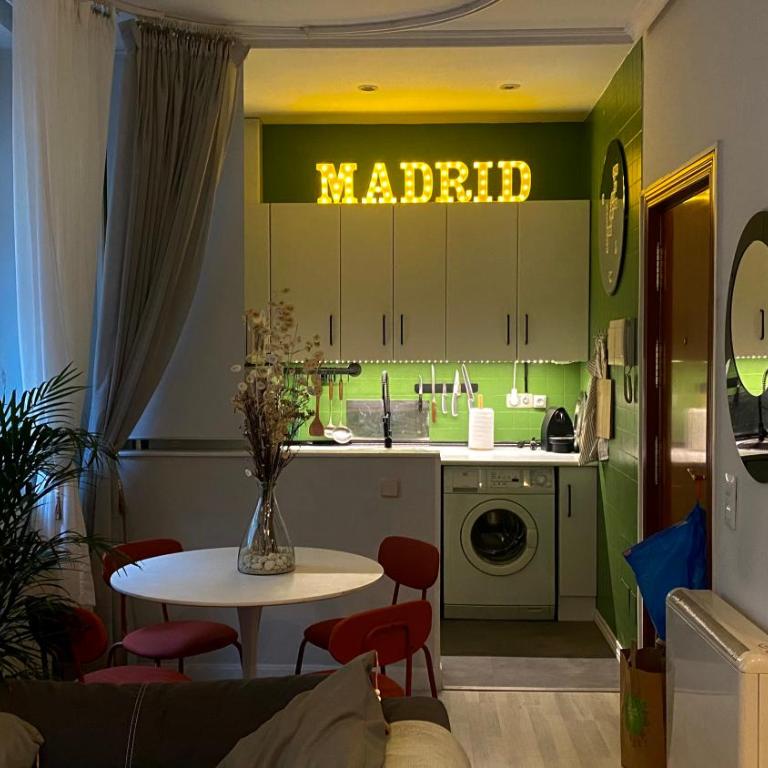 DISFRUTA del Barrio de las Letras Tu segundo hogar en Madrid - One-Bedroom Apartment - 4