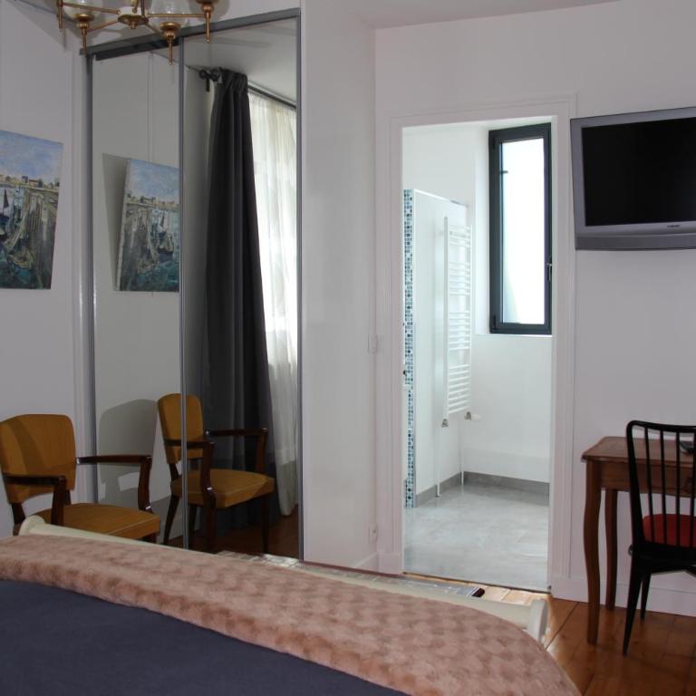 Propriété La Claire - Chambre Double - Vue sur Jardin - 6