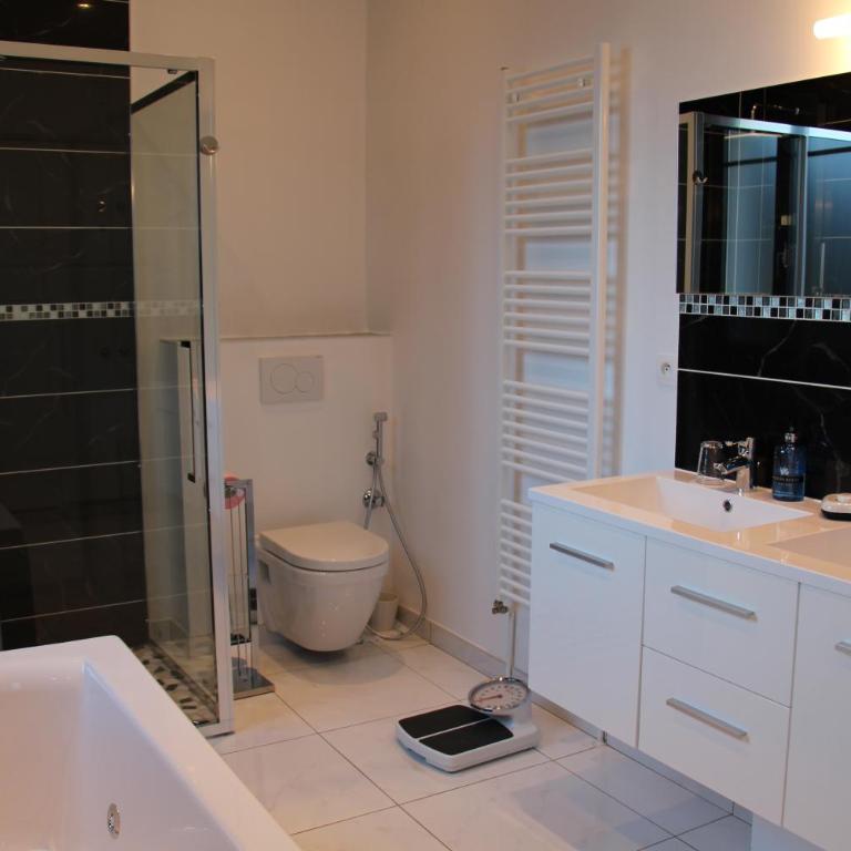 Propriété La Claire - Chambre Double avec Baignoire Spa - 4