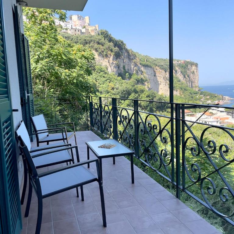 Seventy Steps - Two-Bedroom Apartment - 6