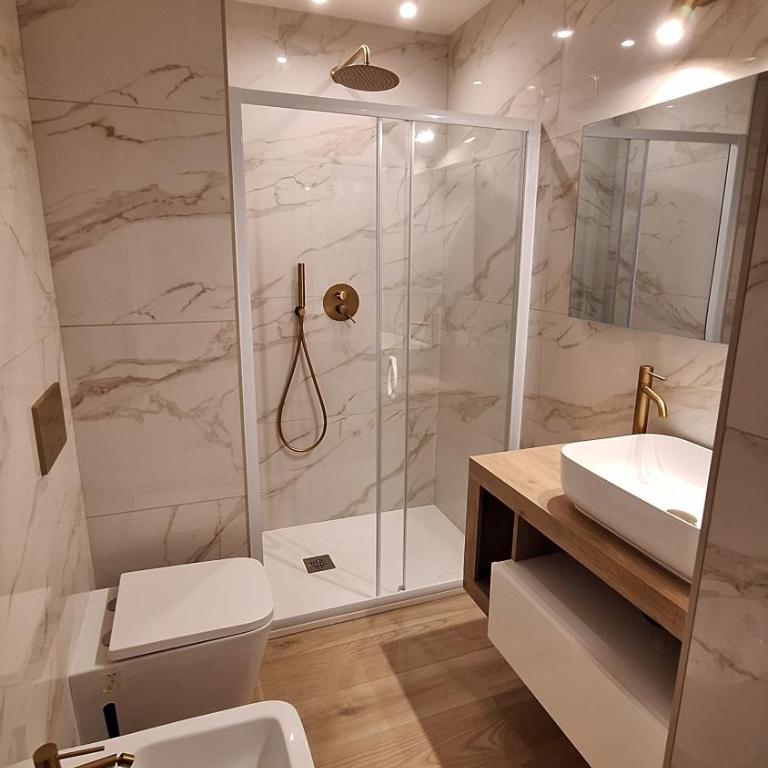 Domus Albalonga - Camera Matrimoniale con Bagno Privato - 3