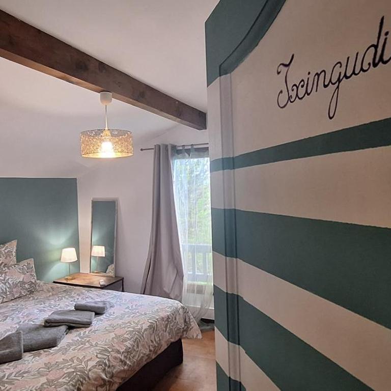 Casa Baia Hendaye - Chambre Double ou Lits Jumeaux avec Salle de Bains Privative Externe - 1