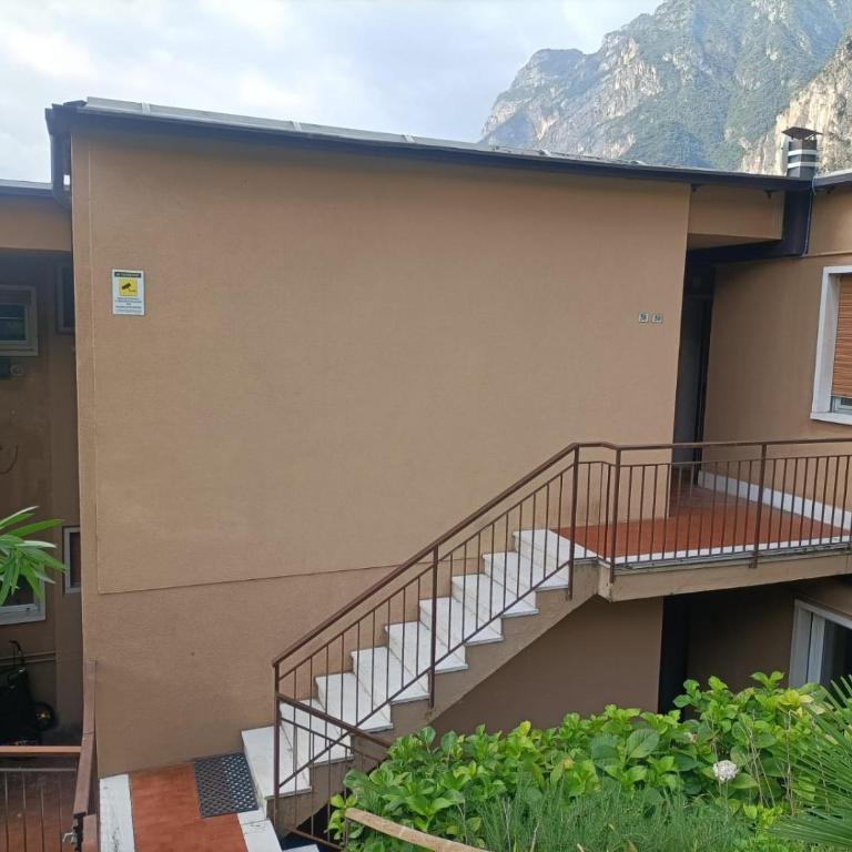 Casa dei Fiori - Appartamento con 2 Camere da Letto e Balcone - 1