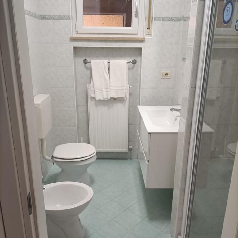 Casa dei Fiori - Appartamento con 2 Camere da Letto e Balcone - 2