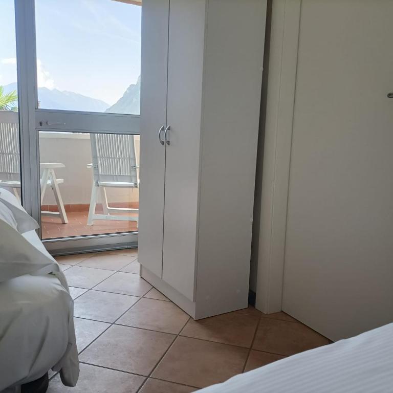 Casa dei Fiori - Appartamento con 2 Camere da Letto e Balcone - 4