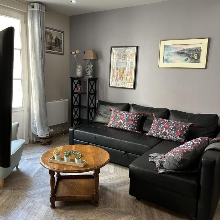 Rez de chaussée avec cour privée - Appartement 2 Chambres - 4