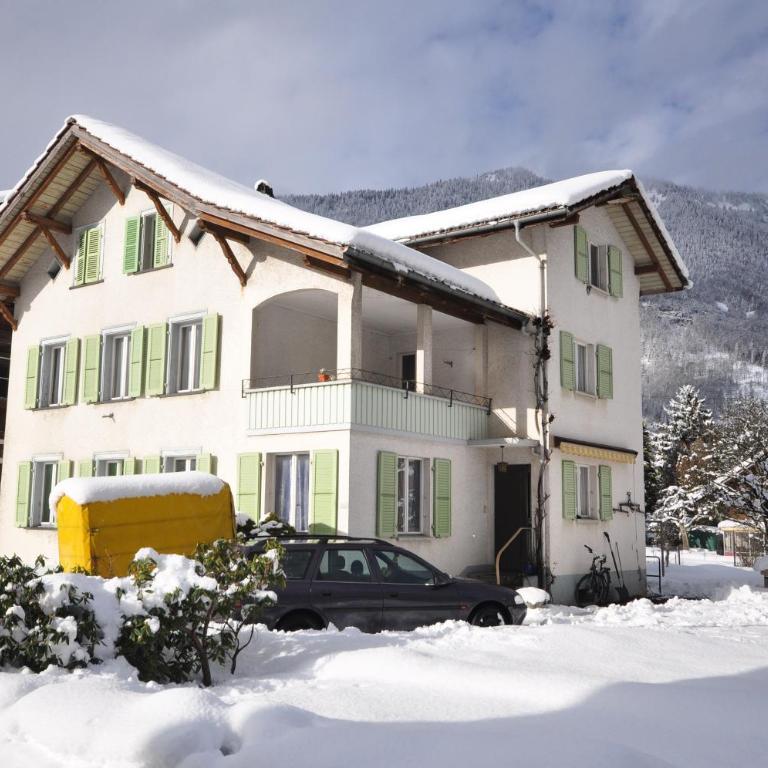 Mountain Views - Apartment with Balcony - 20