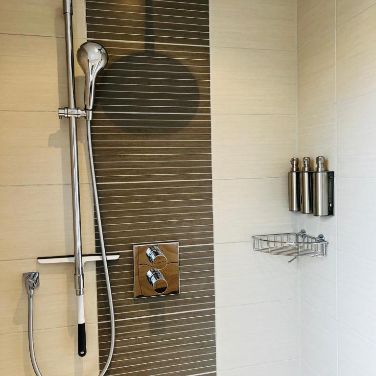 Allpartment Allgäu - Ferienwohnung mit 3 Schlafzimmern & Balkon - Apartamento de 3 dormitorios con balcón - 6