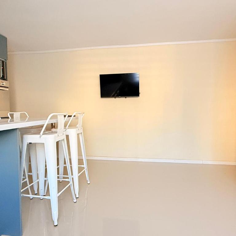 Departamento primer piso a minutos de la playa - Three-Bedroom Apartment - 10