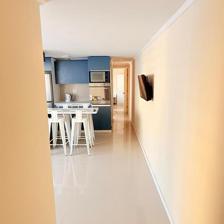 Departamento primer piso a minutos de la playa - Three-Bedroom Apartment - 18
